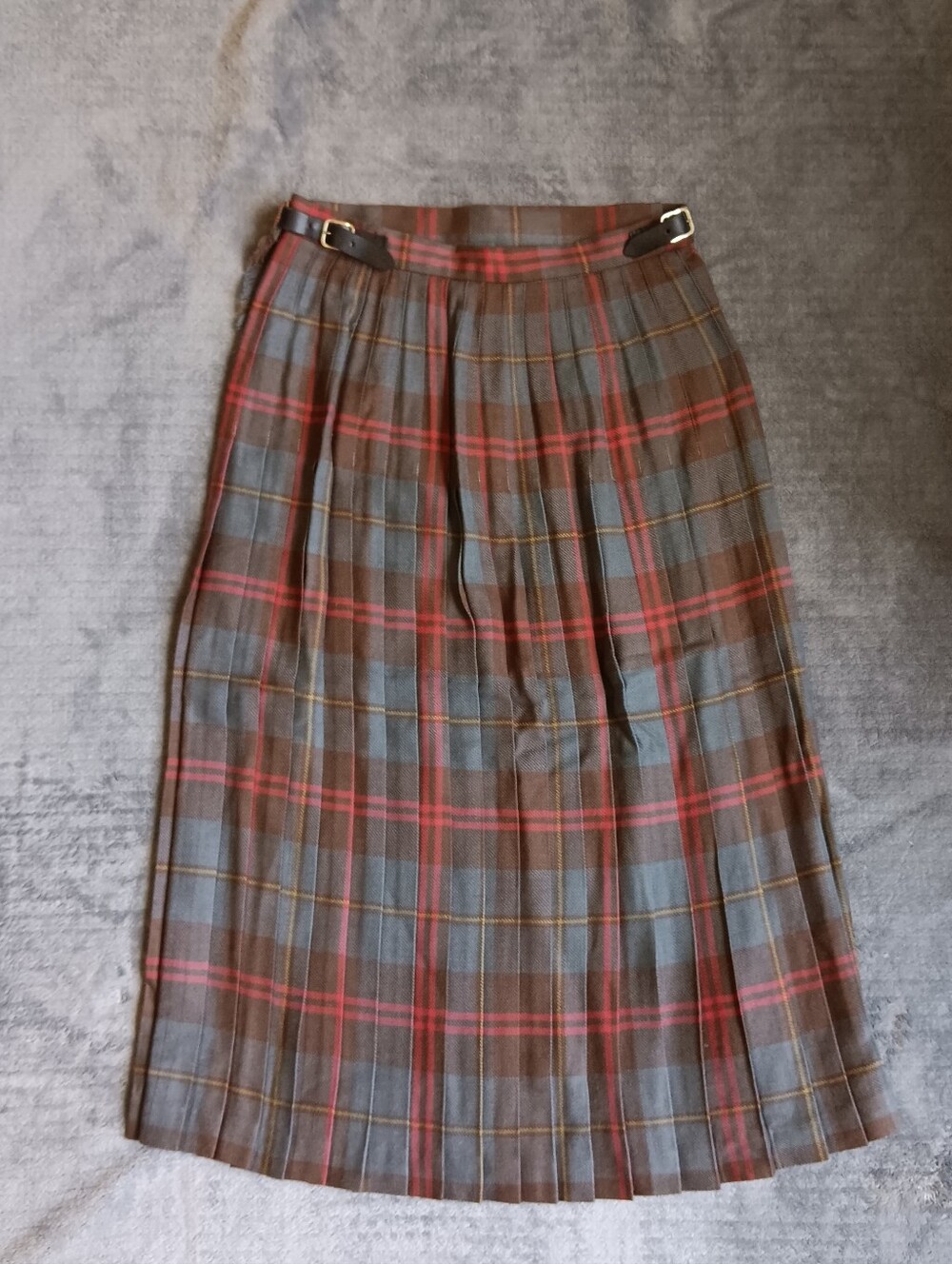 Highland Home Industries Sz 10 Tartan Plaid Pleated Gray Red Kilt Skirt Scotland